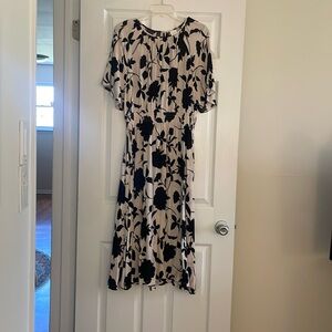 H&m flowy classic floral dress